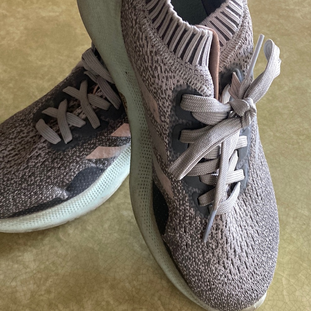 Adidas womens purebounce sneaker, slightly worn: 7.5